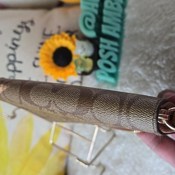 🍍🍍 LOW START Coach Signature PVC Brown Wallet Wristlet NWT - Picture 11 of 16